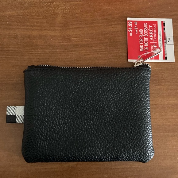 FREE WITH PURCHASE Small pouch - Picture 3 of 3